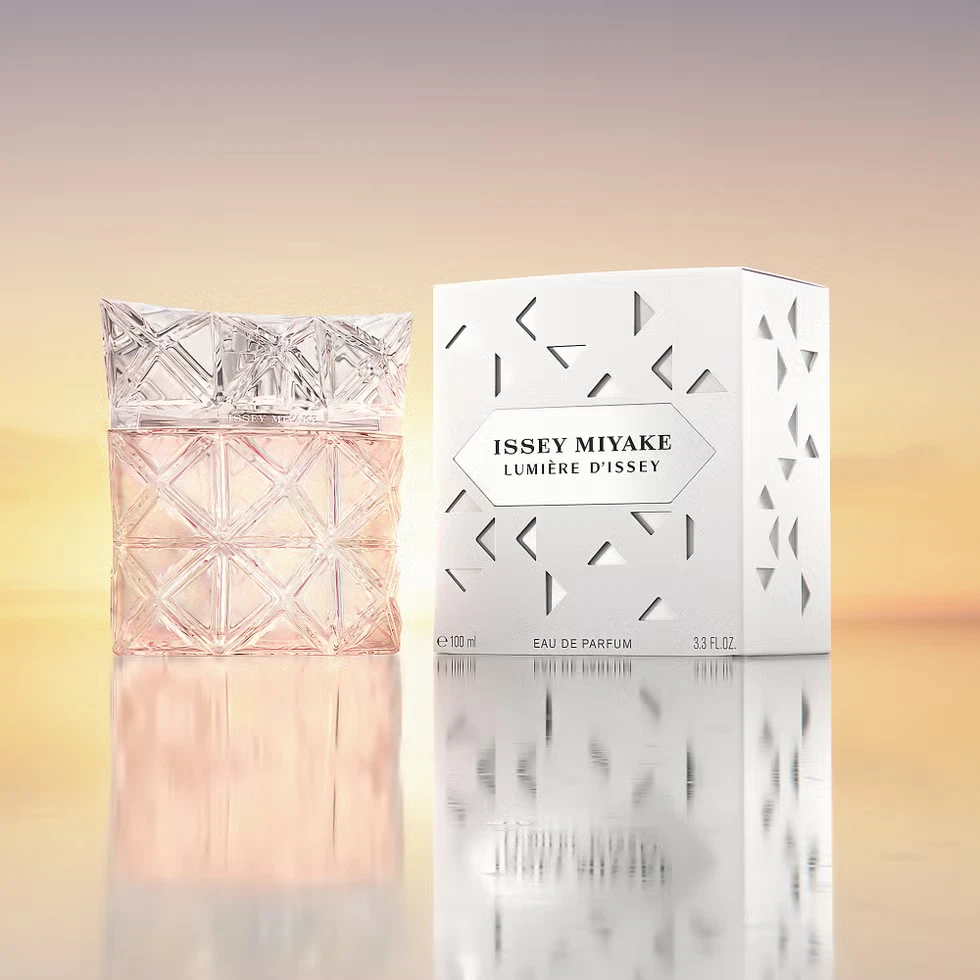 Issey Miyake Lumiere D'Issey