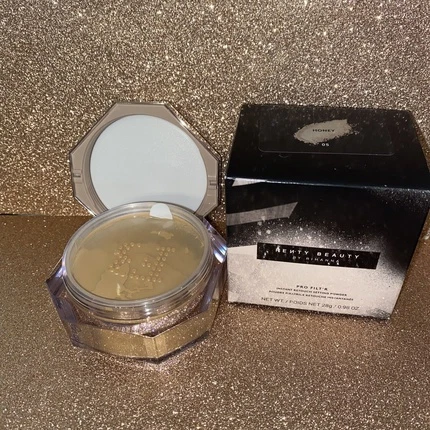 Пудра для закрепления макияжа Fenty Beauty by Rihanna Pro Filt'r Instant Retouch