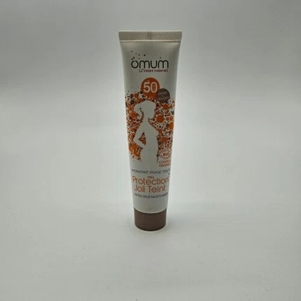 Namlovchi quyoshdan himoyalovchi yuz kremi SPF 50 Omum