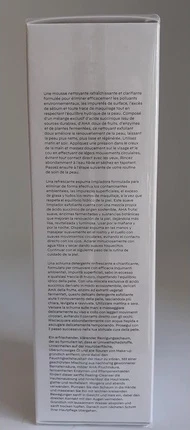 Очищающая пенка Zelens Glacier Foam Renewing Cleanser