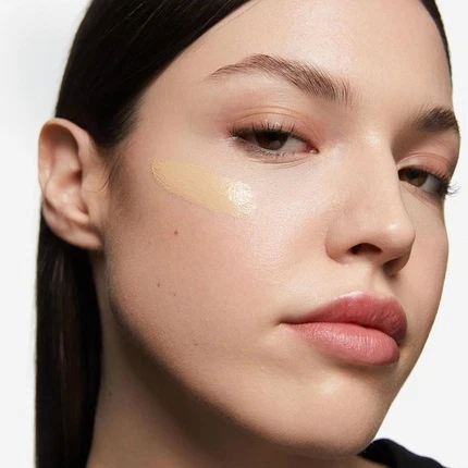 Тональная основа для лица с защитой от солнца Inglot