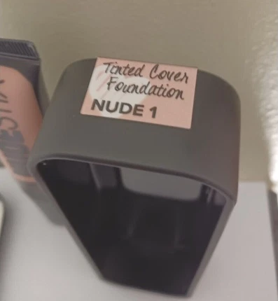 Тональный крем-флюид Foundation Nudestix Tinted Cover