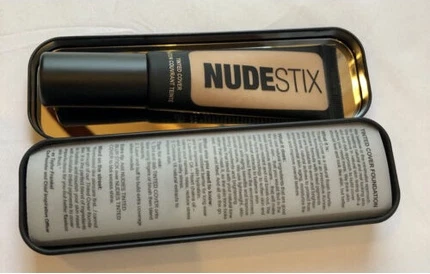 Тональный крем Tinted Cover Foundation Nudestix Nude 7 Medium Deep Neutral
