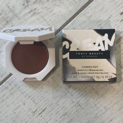 Пудра Fenty Beauty by Rihanna Cheeks